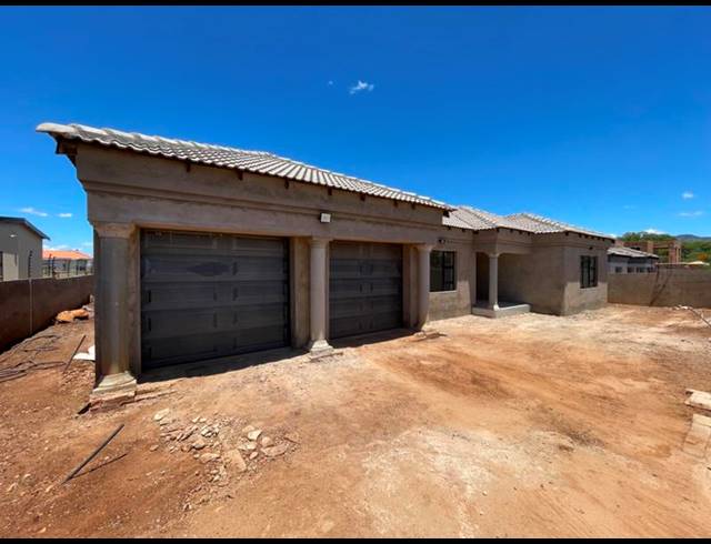 4 BEDROOM HOUSE FOR SALE IN CHROOM PARK